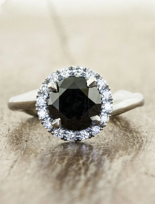 Men's Aquamarine Engagement Rings in 9K Gold with a Bezel - Set StoneAurora - Halo Men's Aquamarine Engagement Rings in 9K Gold with a Bezel - Set StoneAurora - Halo