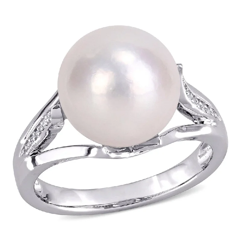 Miadora Sterling Silver Cultured FW Pearl and Diamond Accent Solitaire Split Shank Ring (11-12 mm) Miadora Sterling Silver Cultured FW Pearl and Diamond Accent Solitaire Split Shank Ring (11-12 mm)