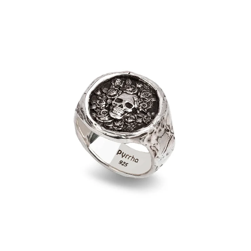 Floral - Patterned Women's Rings in 18K Yellow Gold for a Feminine LookLive Every Moment Narrow Formed Band Ring Floral - Patterned Women's Rings in 18K Yellow Gold for a Feminine LookLive Every Moment Narrow Formed Band Ring