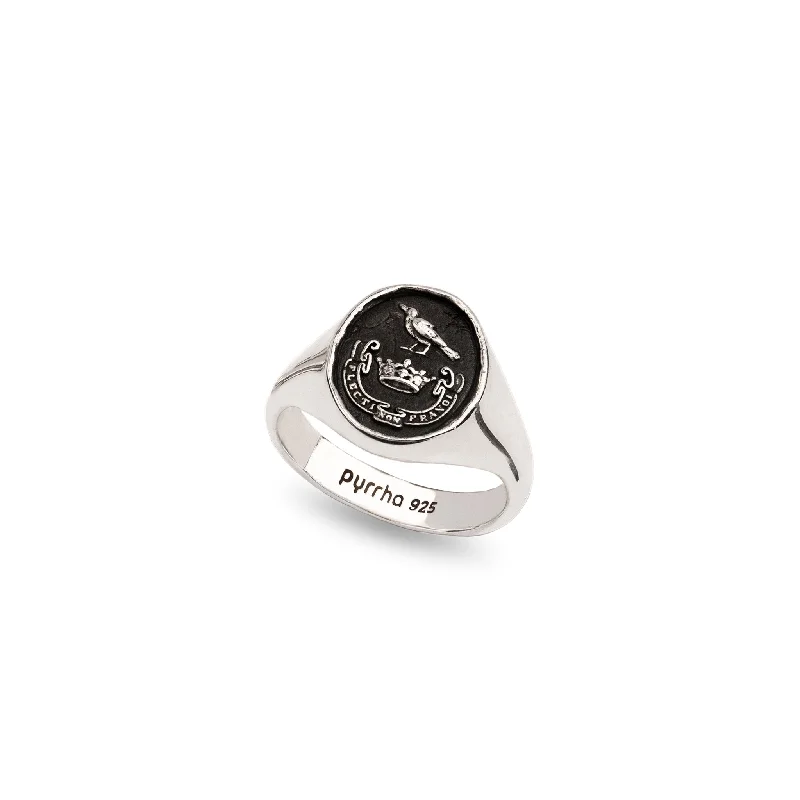 Interlocking Band Women's Rings in White Gold for a Modern DesignUnbreakable Signet Ring Interlocking Band Women's Rings in White Gold for a Modern DesignUnbreakable Signet Ring