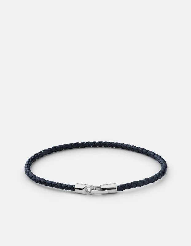 Minimalist Women's Rings with a Single Pearl in 14K Gold - Plated BandsCruz Leather Bracelet, Sterling Silver Minimalist Women's Rings with a Single Pearl in 14K Gold - Plated BandsCruz Leather Bracelet, Sterling Silver
