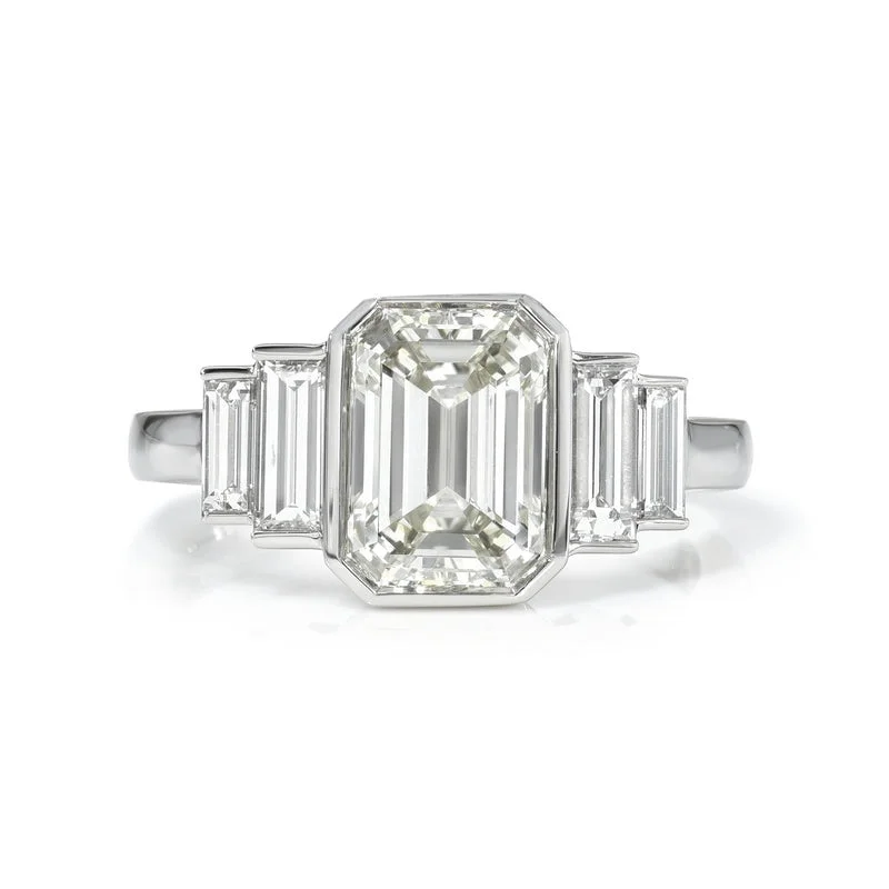 Pear - Shaped Women's Diamond Rings in Yellow Gold with a Single - Diamond Pendant LookSingle Stone Platinum Caroline Ring Pear - Shaped Women's Diamond Rings in Yellow Gold with a Single - Diamond Pendant LookSingle Stone Platinum Caroline Ring