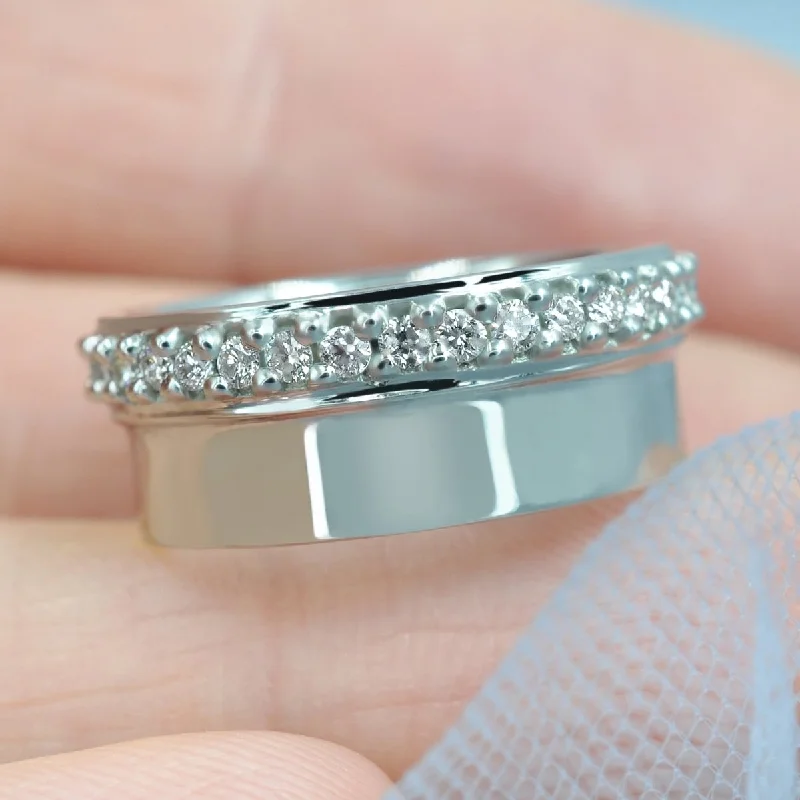 Men's oxidized silver rings for an antique lookPriceless 1.00 CT Round Cut Diamond Mens Wedding Band in 14 KT White Gold