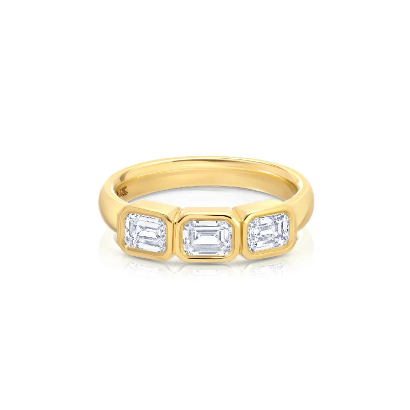Pinky Rings with a Glittery Coating for a Sparkly and Fun LookEmerald Trio Pinky Ring Pinky Rings with a Glittery Coating for a Sparkly and Fun LookEmerald Trio Pinky Ring