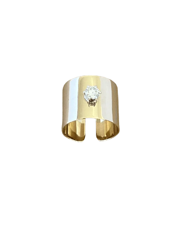 Alexandrite Gemstone Rings in Platinum with a Hidden Halo for a Rare and Luxurious PieceHesperus 18K Gold Ring w. Diamond Alexandrite Gemstone Rings in Platinum with a Hidden Halo for a Rare and Luxurious PieceHesperus 18K Gold Ring w. Diamond