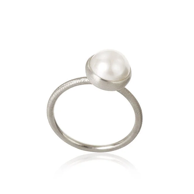 Ruby Gemstone Rings in 14K Yellow Gold with a Solitaire Setting for a Classic and Bold StatementSmall Pacific Silver Ring w. White Pearl Ruby Gemstone Rings in 14K Yellow Gold with a Solitaire Setting for a Classic and Bold StatementSmall Pacific Silver Ring w. White Pearl