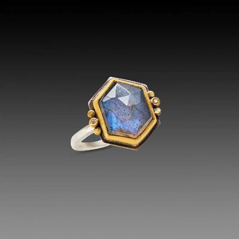 Aquamarine Gemstone Rings in 9K Gold with a Bezel Setting for a Modern and Secure FitGeometric Labradorite Ring with Diamonds Aquamarine Gemstone Rings in 9K Gold with a Bezel Setting for a Modern and Secure FitGeometric Labradorite Ring with Diamonds