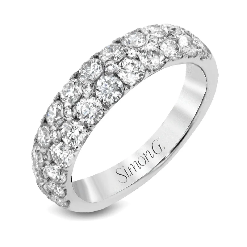 Anniversary rings with a hidden diamond in the bandSimon-Set Anniversary Ring In 18k Gold With Diamonds Anniversary rings with a hidden diamond in the bandSimon-Set Anniversary Ring In 18k Gold With Diamonds