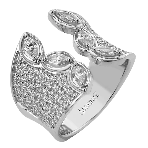 Rhinestone - Embellished Fashion Rings in Silver - Tone Metal for a Glamorous TouchFashion Ring In 18k Gold With Diamonds Rhinestone - Embellished Fashion Rings in Silver - Tone Metal for a Glamorous TouchFashion Ring In 18k Gold With Diamonds