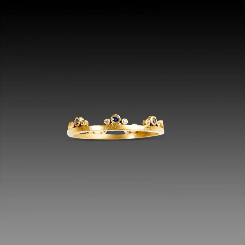 Garnet Gemstone Rings in 18K Gold Vermeil with Intricate Engravings for a Traditional AestheticSapphire and Diamond Side Trios Band Garnet Gemstone Rings in 18K Gold Vermeil with Intricate Engravings for a Traditional AestheticSapphire and Diamond Side Trios Band
