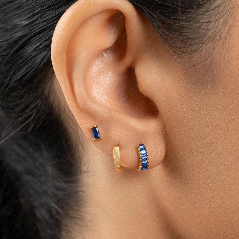Minimalist hoop earringsSimple Sapphire Baguette CZ Studs Huggies Drop Hoop Earrings Stack Set, Unisex, Gold, Silver SHEMISLI SS457, SH013, SH334 Minimalist hoop earringsSimple Sapphire Baguette CZ Studs Huggies Drop Hoop Earrings Stack Set, Unisex, Gold, Silver SHEMISLI SS457, SH013, SH334