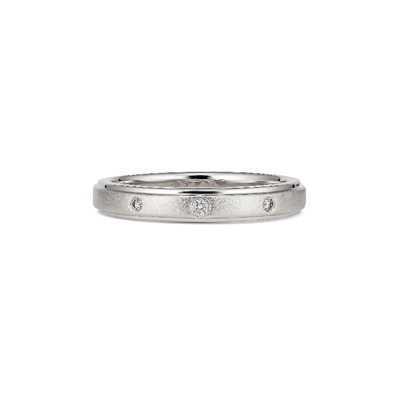Adjustable Fashion Rings in Leather and Brass with a Tribal - Inspired DesignWedding Eternity Round Brilliant Cut Diamond Ring | White Gold Adjustable Fashion Rings in Leather and Brass with a Tribal - Inspired DesignWedding Eternity Round Brilliant Cut Diamond Ring | White Gold