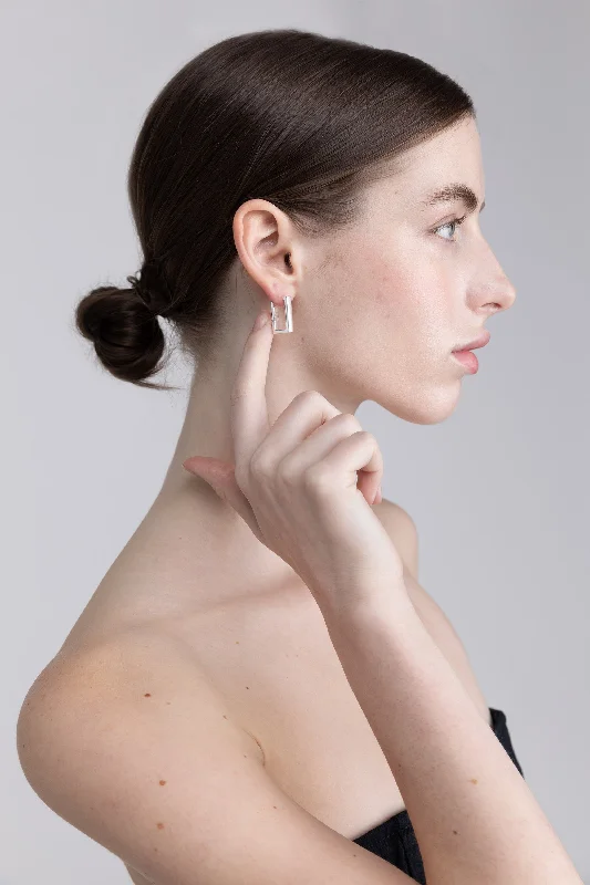 Minimalist hoop earringsRECTANGULAR HOOP EARRING