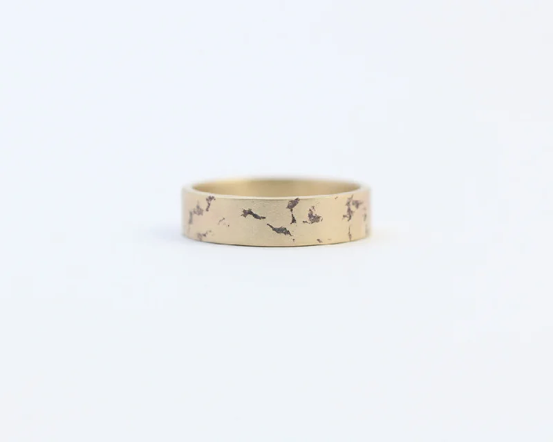 Diamond - Encrusted Women's Rings for Special Occasions in 18K GoldDistressed Ring in Yellow Gold - Medium Diamond - Encrusted Women's Rings for Special Occasions in 18K GoldDistressed Ring in Yellow Gold - Medium