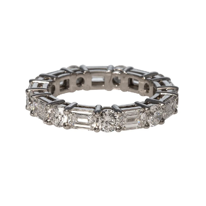 Floral - Patterned Women's Rings in 18K Yellow Gold for a Feminine LookEmerald Cut Diamond & Round Diamond Platinum Eternity Band Floral - Patterned Women's Rings in 18K Yellow Gold for a Feminine LookEmerald Cut Diamond & Round Diamond Platinum Eternity Band