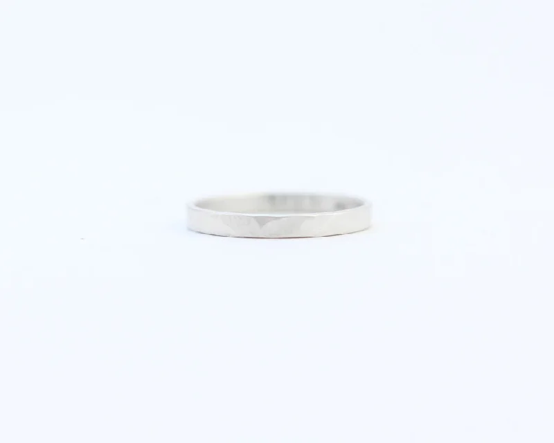 Interlocking Band Women's Rings in White Gold for a Modern DesignHammered Ring - Narrow Interlocking Band Women's Rings in White Gold for a Modern DesignHammered Ring - Narrow
