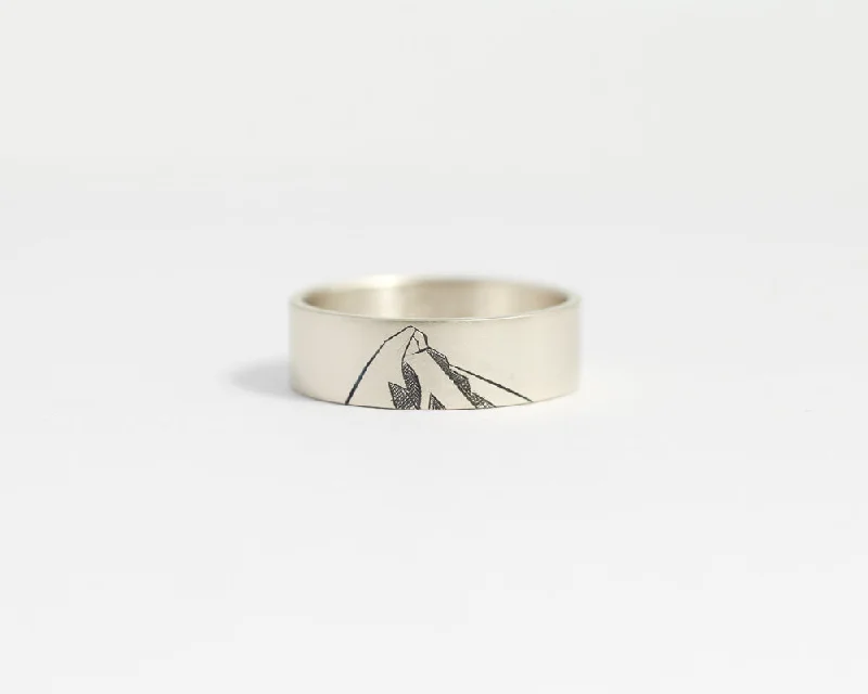 Floral - Patterned Women's Rings in 18K Yellow Gold for a Feminine LookMountain Ring - Wide Floral - Patterned Women's Rings in 18K Yellow Gold for a Feminine LookMountain Ring - Wide