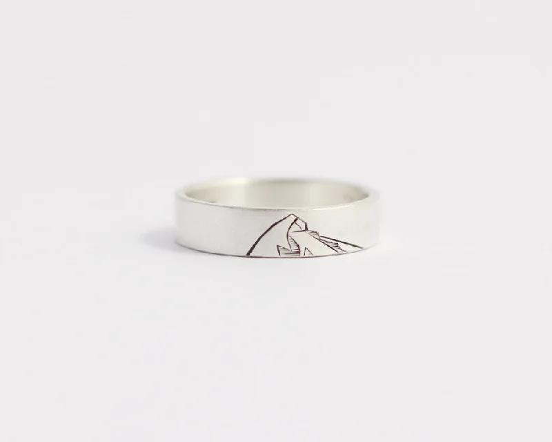 Interlocking Band Women's Rings in White Gold for a Modern DesignMountain Ring in Rose Gold - Medium Interlocking Band Women's Rings in White Gold for a Modern DesignMountain Ring in Rose Gold - Medium