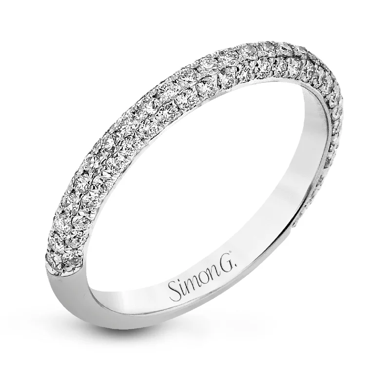 Rings to commemorate a hobby like fishing with a fish - shaped charmWedding Band in 18k Gold with Diamonds Rings to commemorate a hobby like fishing with a fish - shaped charmWedding Band in 18k Gold with Diamonds