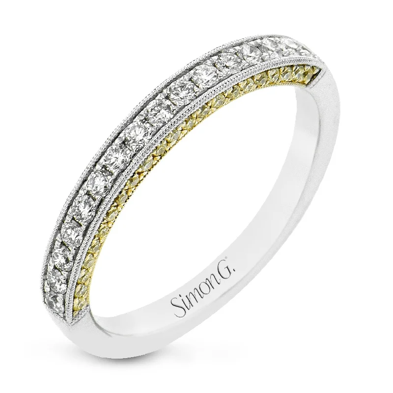 Emerald - set commemorate rings for a touch of luxuryWedding Band in 18k Gold with Diamonds Emerald - set commemorate rings for a touch of luxuryWedding Band in 18k Gold with Diamonds