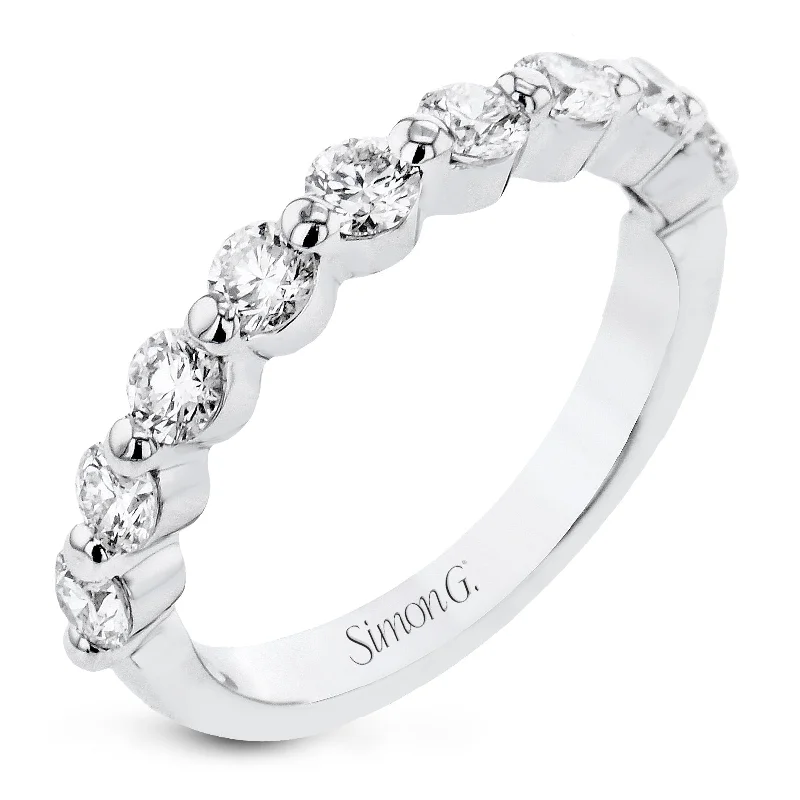 Three - stone commemorate rings representing important life eventsWedding Band in 18k Gold with Diamonds Three - stone commemorate rings representing important life eventsWedding Band in 18k Gold with Diamonds