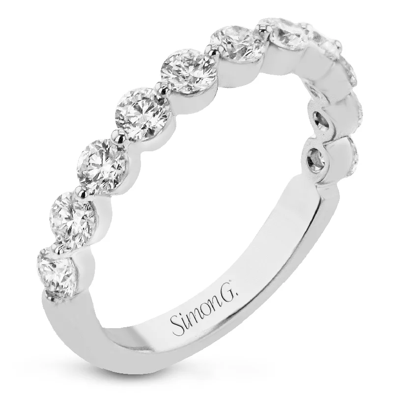 Commemorate rings with a diamond - and - opal combinationWedding Band in 18k Gold with Diamonds Commemorate rings with a diamond - and - opal combinationWedding Band in 18k Gold with Diamonds
