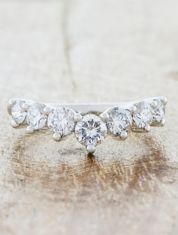 Commemorate rings with a diamond - and - amethyst combinationAntoinette - Large
