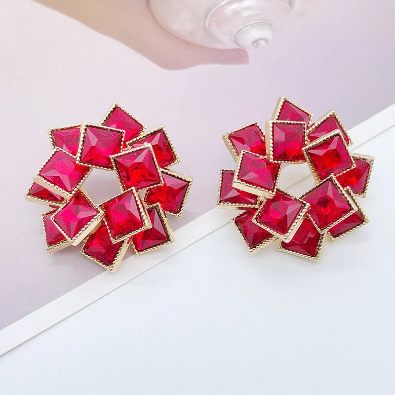 Ruby drop earrings to symbolize passion and loveGolden Diamond Heavy Industry Maze Square Earrings for Women's Super Flash Trendy Dinner Earrings Ruby drop earrings to symbolize passion and loveGolden Diamond Heavy Industry Maze Square Earrings for Women's Super Flash Trendy Dinner Earrings